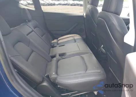 2020 Tesla Model Y Long Range Dual Motor All-Wheel Drive/Performance Dual Motor All-Wheel Drive z USA, uszkodzony, nr VIN 5YJYGDEF3LF005685